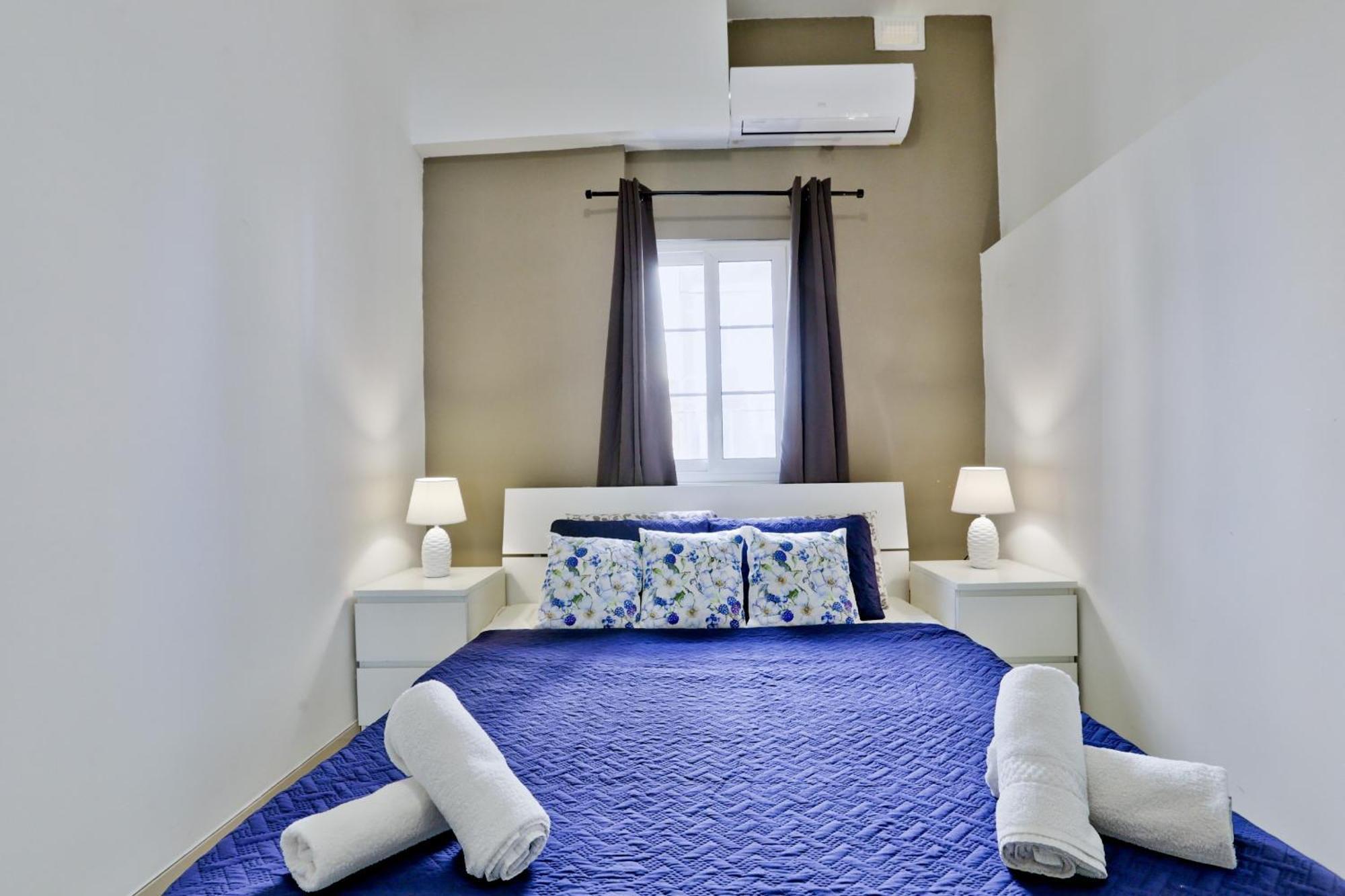 Exquisite 3-Bedroom Duplex Penthouse With Jacuzzi In Valletta Centre Luaran gambar