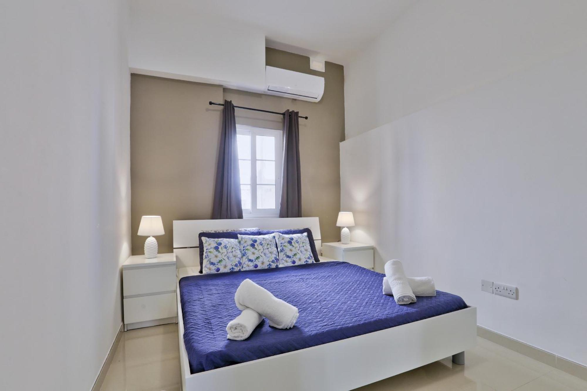 Exquisite 3-Bedroom Duplex Penthouse With Jacuzzi In Valletta Centre Luaran gambar
