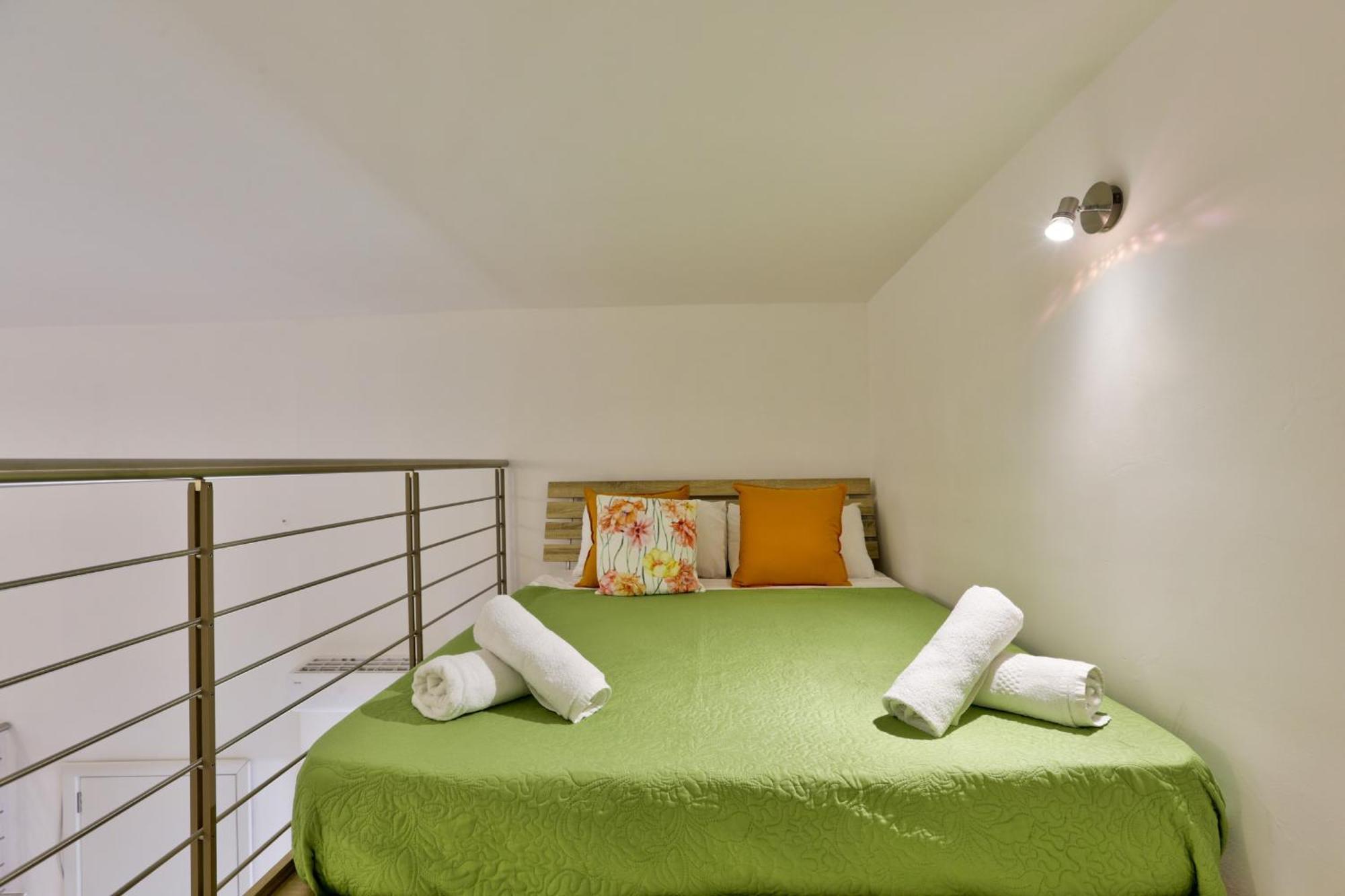 Exquisite 3-Bedroom Duplex Penthouse With Jacuzzi In Valletta Centre Luaran gambar